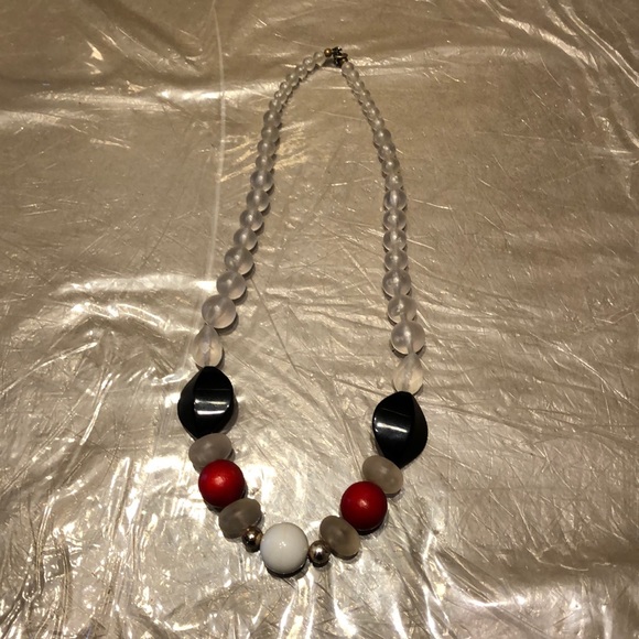 Vintage Jewelry - Vintage Beaded Necklace